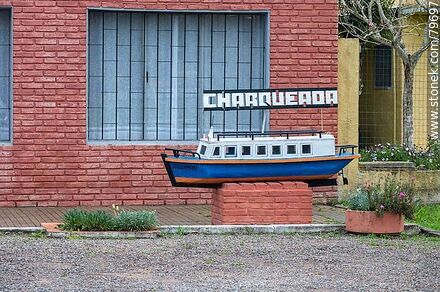 Barco en miniatura en la Junt local - Departamento de Treinta y Tres - URUGUAY. Foto No. 79697
