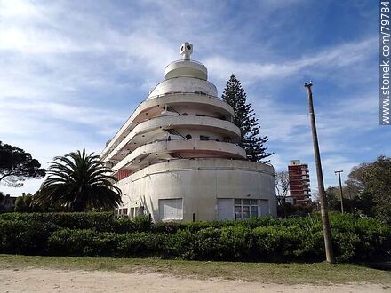 El Planeta Building - Department of Canelones - URUGUAY. Photo #79784