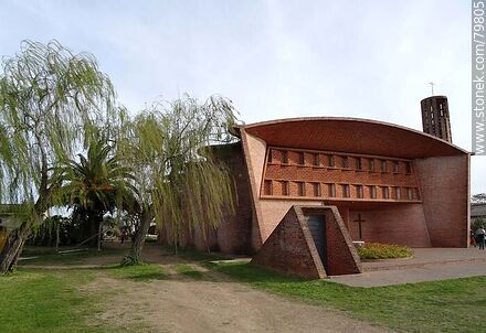 Iglesia de Atlántida de Eladio Dieste - Departamento de Canelones - URUGUAY. Foto No. 79805