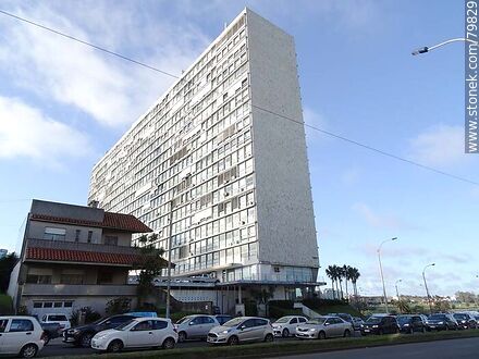 Edificio Panamericano - Department of Montevideo - URUGUAY. Photo #79829