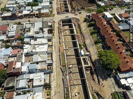 Vista aérea de la obra del Ferrocarril Central en Las Piedras en octubre de 2022 - Departamento de Canelones - URUGUAY. Foto No. 80145