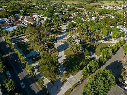 Vista aérea de la plaza de Solís de Mataojo - Departamento de Lavalleja - URUGUAY. Foto No. 80167