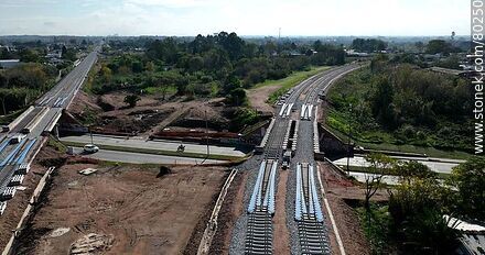 Aerial view north of the new railroad tracks. Detour to Peñarol station. May 2023 - Department of Montevideo - URUGUAY. Photo #80250
