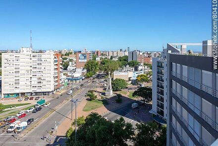 Vista aérea del cruce de las avenidas 8 de Octubre, L. A. de Herrera, Centenario y D. A. Larrañaga en 2019 - Departamento de Montevideo - URUGUAY. Foto No. 80410
