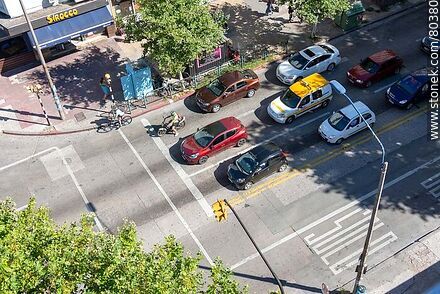 Aerial view of traffic waiting at traffic lights -  - MORE IMAGES. Photo #80380