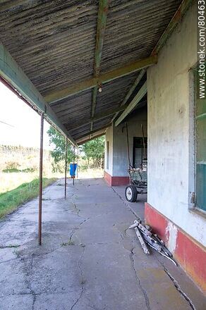 Antigua estación de trenes Bellaco - Departamento de Río Negro - URUGUAY. Foto No. 80463