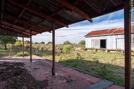 Former Grito de Asencio train station. AFE platform and loading shed. - Soriano - URUGUAY. Photo #80499
