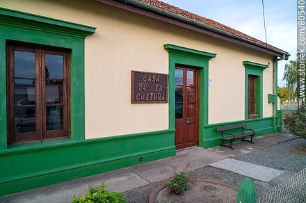 Estación de ferrocarril. Casa de la Cultura - Departamento de Soriano - URUGUAY. Foto No. 80540