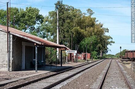 Queguay train station. Tracks at platform level - Department of Paysandú - URUGUAY. Photo #80626