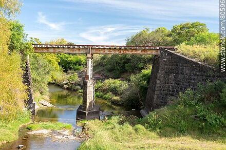 Railway bridge near Queguay station - Department of Paysandú - URUGUAY. Photo #80596