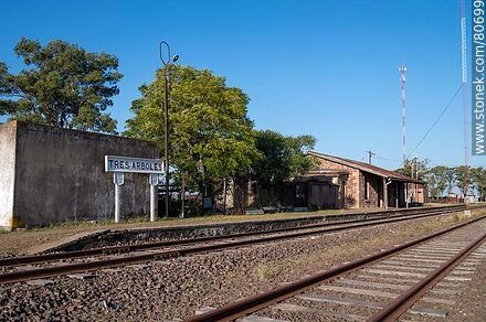 Estación de ferrocarril Tres Árboles - Departamento de Paysandú - URUGUAY. Foto No. 80699