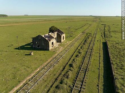 Aerial view of the remains of what used to be the Totoral de Paysandú station - Department of Paysandú - URUGUAY. Photo #80803