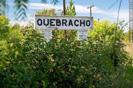 Quebracho train station. Station sign - Department of Paysandú - URUGUAY. Photo #81228