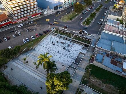 Vista aérea de la ciudad de Rivera. Bulevar 33 Orientales - Departamento de Rivera - URUGUAY. Foto No. 81211