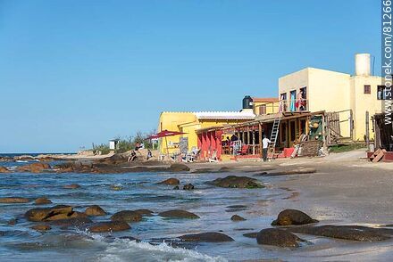Restaurante a la orilla del mar - Departamento de Rocha - URUGUAY. Foto No. 81266