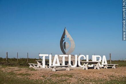 Cartel de Tiatucura - Departamento de Paysandú - URUGUAY. Foto No. 81362