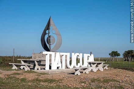 Tiatucura sign - Department of Paysandú - URUGUAY. Photo #81361