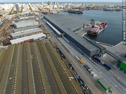 Aerial view of pier C and UPM's pier - Department of Montevideo - URUGUAY. Photo #81408
