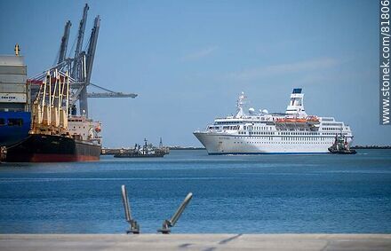 Astor cruise ship entering port - Department of Montevideo - URUGUAY. Photo #81806