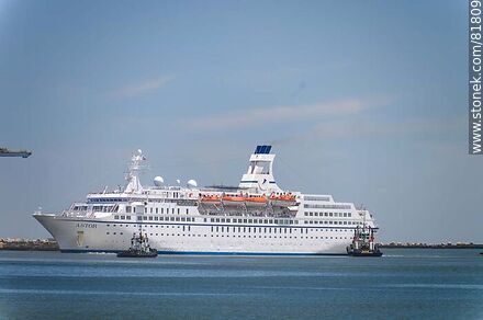 Astor cruise ship entering port - Department of Montevideo - URUGUAY. Photo #81809