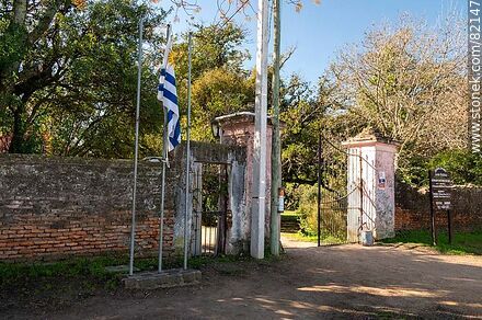 Entrada a la Quinta Capurro - Department of Canelones - URUGUAY. Photo #82147