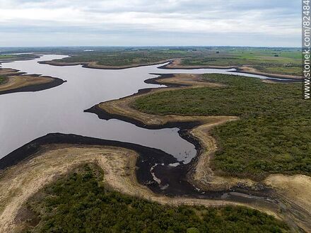 Aerial view of the reservoir during the low water season - Department of Florida - URUGUAY. Photo #82484