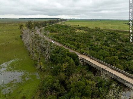 Aerial view of old route 5 and the bridge over the Malo creek - Tacuarembo - URUGUAY. Photo #82508