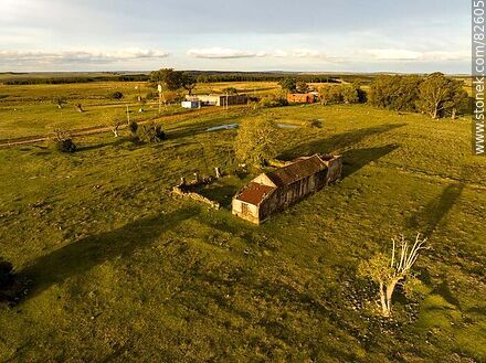 Aerial view of an abandoned house - Durazno - URUGUAY. Photo #82605