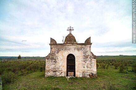 Crypt on the side of route 37 - Department of Rivera - URUGUAY. Photo #82655