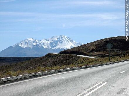La ruta 11 serpenteando entre las montañas - Chile - Otros AMÉRICA del SUR. Foto No. 82917