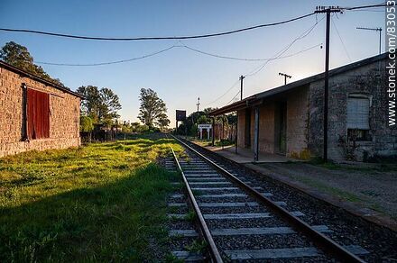 Estación de ferrocarril Porvenir. Vías a Paysandú - Departamento de Paysandú - URUGUAY. Foto No. 83053
