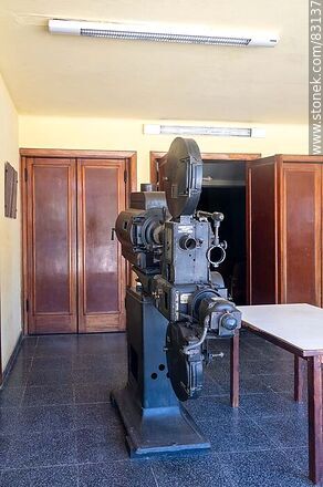 Guichon Cinema. Lobby with an old film projector - Department of Paysandú - URUGUAY. Photo #83137