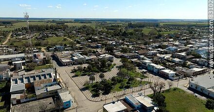 Vista aérea de la plaza Williman - Departamento de Paysandú - URUGUAY. Foto No. 83102