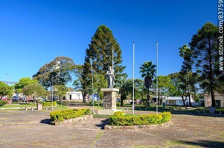 Belen Square. Statue of Artigas - Department of Salto - URUGUAY. Photo #83759