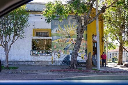 Kiosk on the corner of Álvarez Sánchez and 25 de Mayo streets - Department of Salto - URUGUAY. Photo #83689