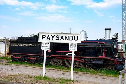 Estación de trenes de Paysandú. Cartel de la estación - Departamento de Paysandú - URUGUAY. Foto No. 84109