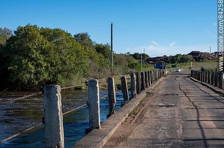Puente de la ruta 29 sobre el arroyo Cuñapirú - Departamento de Rivera - URUGUAY. Foto No. 84258