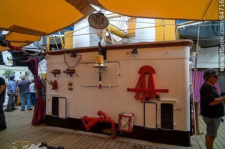 Deck of the Italian training ship and sailing ship Amerigo Vespucci - Department of Montevideo - URUGUAY. Photo #84716