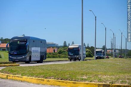Bus with the players of the Fortaleza soccer team (Brazil) - Punta del Este and its near resorts - URUGUAY. Photo #84876