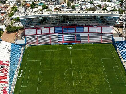 Vista aérea del estadio del Club Nacional de Fútbol en el barrio La Blanqueada - Departamento de Montevideo - URUGUAY. Foto No. 84955