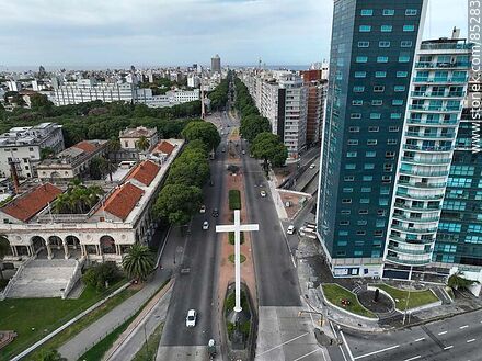 Aerial view of Bulevar Artigas to the south, Italian Hospital, Pope's cross, Congress tower. - Department of Montevideo - URUGUAY. Photo #85283