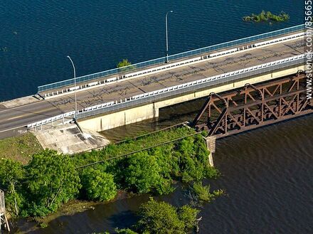Aerial view of the Uruguayan head of bridges on route 3 over the Cuareim river - Artigas - URUGUAY. Photo #85665