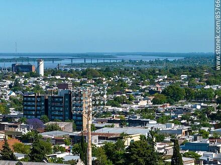 Vista aérea de la ciudad de Paysandú - Departamento de Paysandú - URUGUAY. Foto No. 85766