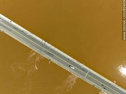 Aerial view of the General Artigas Bridge between Paysandú and Colón (Arg.) over the Uruguay River - Department of Paysandú - URUGUAY. Photo #85809