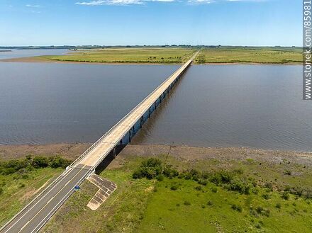 Aerial view of the road bridge on route 3 over the Arapey river - Department of Salto - URUGUAY. Photo #85981
