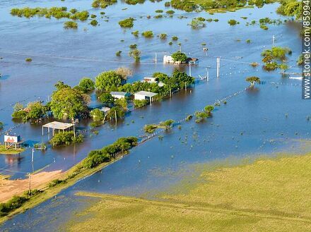 Aerial view of flooded homes and fields in Rincon de Franquia. - Artigas - URUGUAY. Photo #85994
