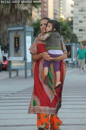 Mother and daughter - Department of Montevideo - URUGUAY. Photo #29334