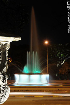 Fountain in Parque Batlle. Ricaldoni Ave. - Department of Montevideo - URUGUAY. Photo #29471