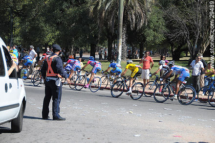 La Vuelta Ciclista 2009 en el Parque Batlle - Departamento de Montevideo - URUGUAY. Foto No. 29489