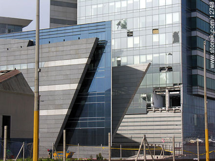Destrozos en la Torre de las Comunicaciones - Departamento de Montevideo - URUGUAY. Foto No. 12748
